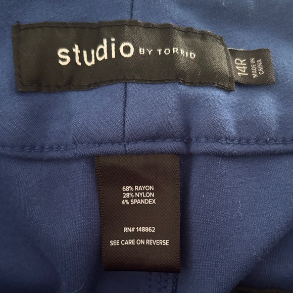 torrid Deep Blue Cropped Ponte Pants - Picture 3 of 3